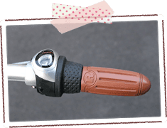 ブリヂストン(BRIDGESTONE)カジュナの安心安全の機能④内装3段シマノグリップシフト